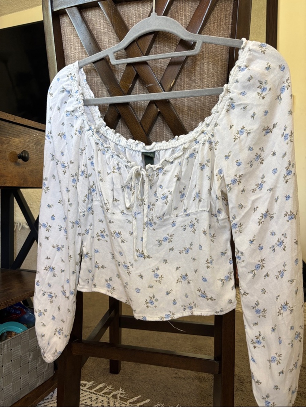 wild fable women’s floral print cropped top size medium
